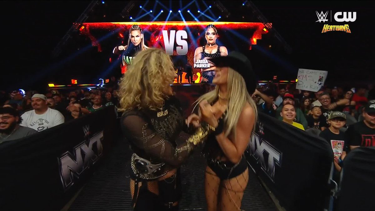 .karmen petrovic 🪽 has left ringside to leave with Los Perros del Mal 👀