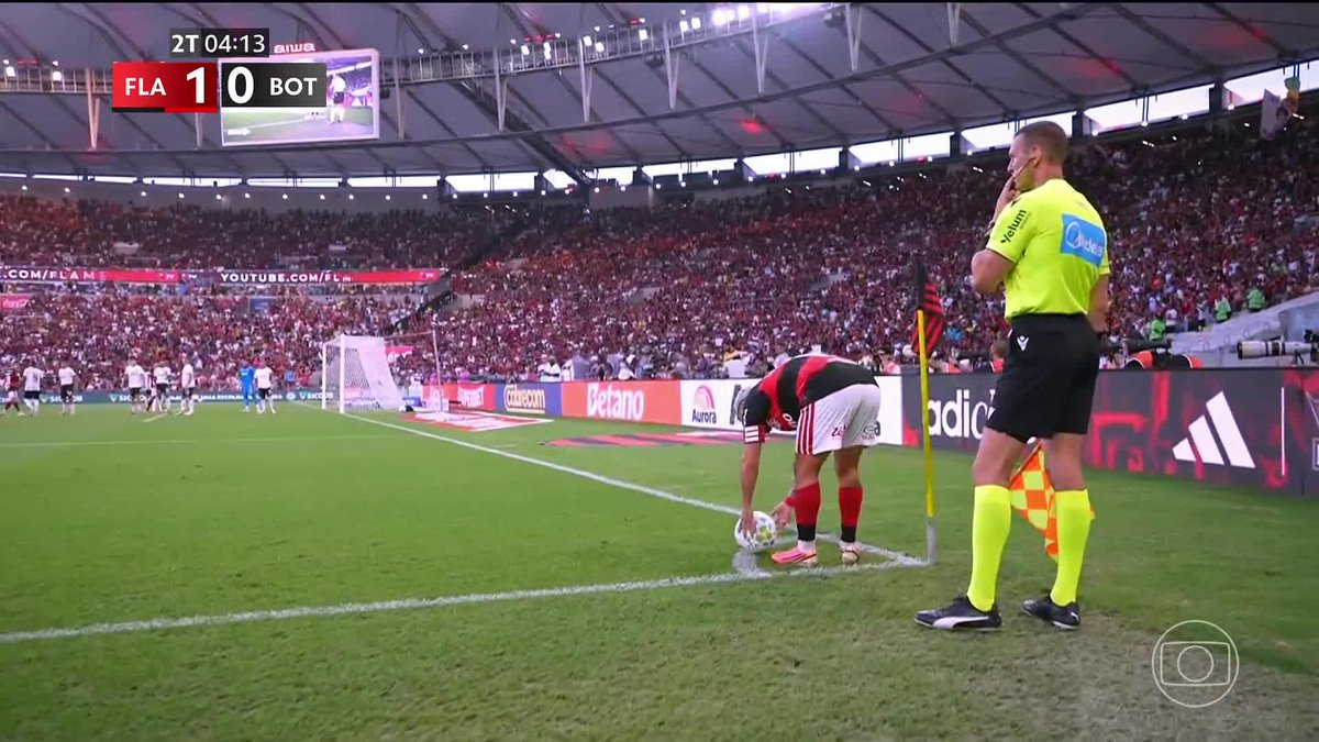 O Luiz Araújo... Depois vem xingar torcedor em live Leão de pro clubs