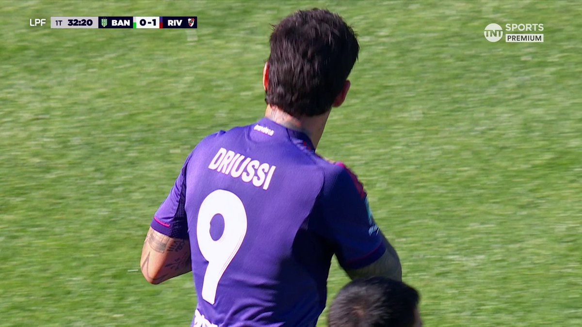 🪄🎩 La asistencia de Ángel Correa para el gol de Driussi. Pura calidad.