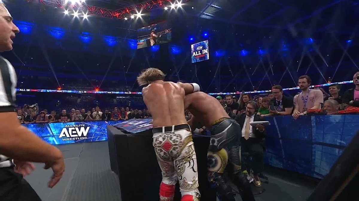 An overzealous Will Ospreay • ウィル・オスプレイ shoved the referee, but that opened the door for Kenny Omega to crack Ospreay over the head with a monitor! Watch #AEWAllIn London LIVE on HBO Max PPV