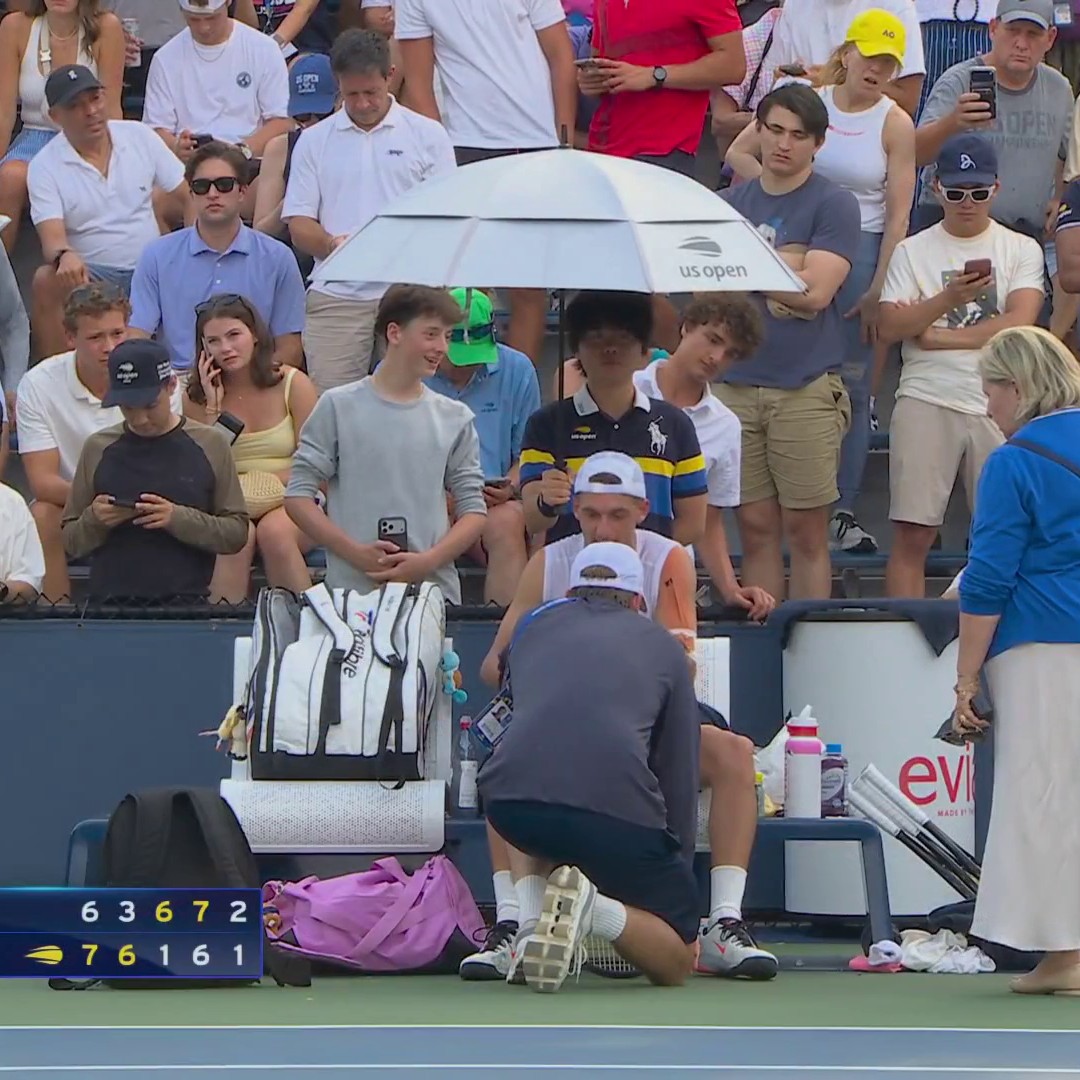 😵💫 Moment délicat et tendu entre Atmane et le physio de l'US Open qui refuse de lui faire un strap Suivez l'#USOpen sur Eurosport et HBO Max #HomeOfTennis