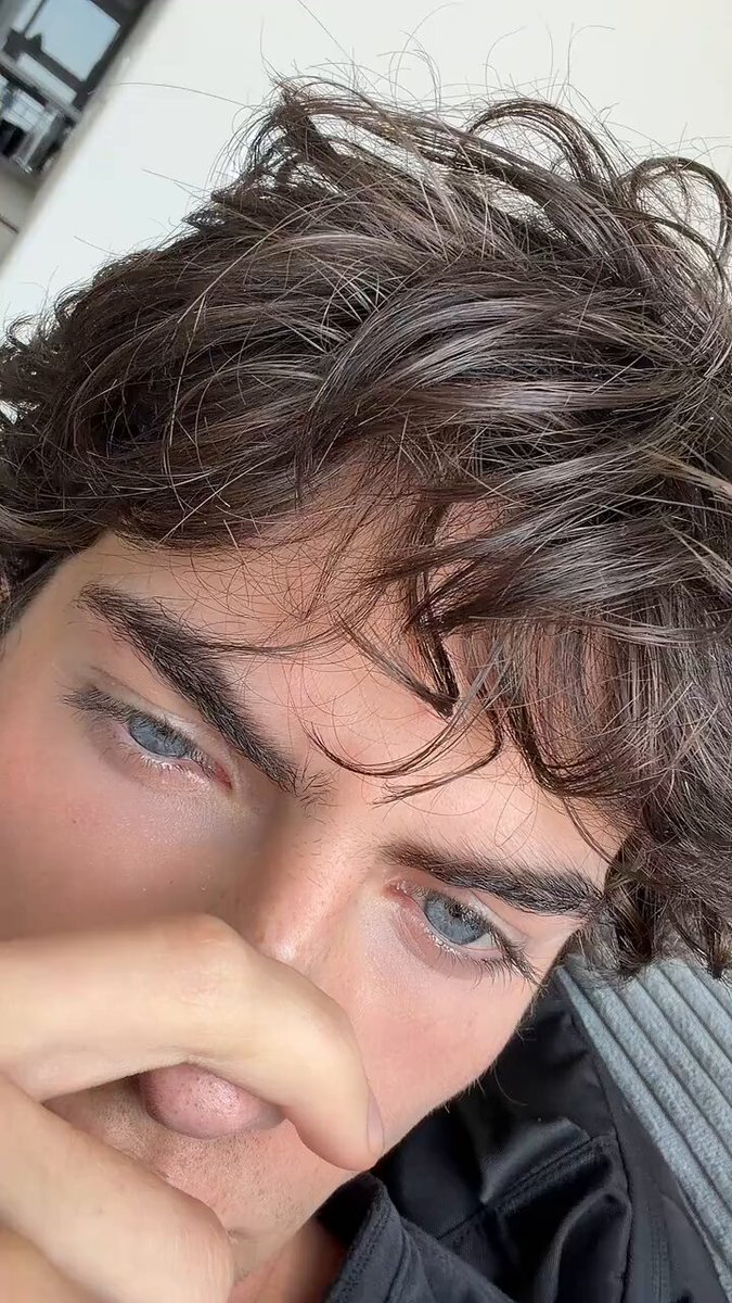 Omg such beautiful eyes, The Universe really has favorites.