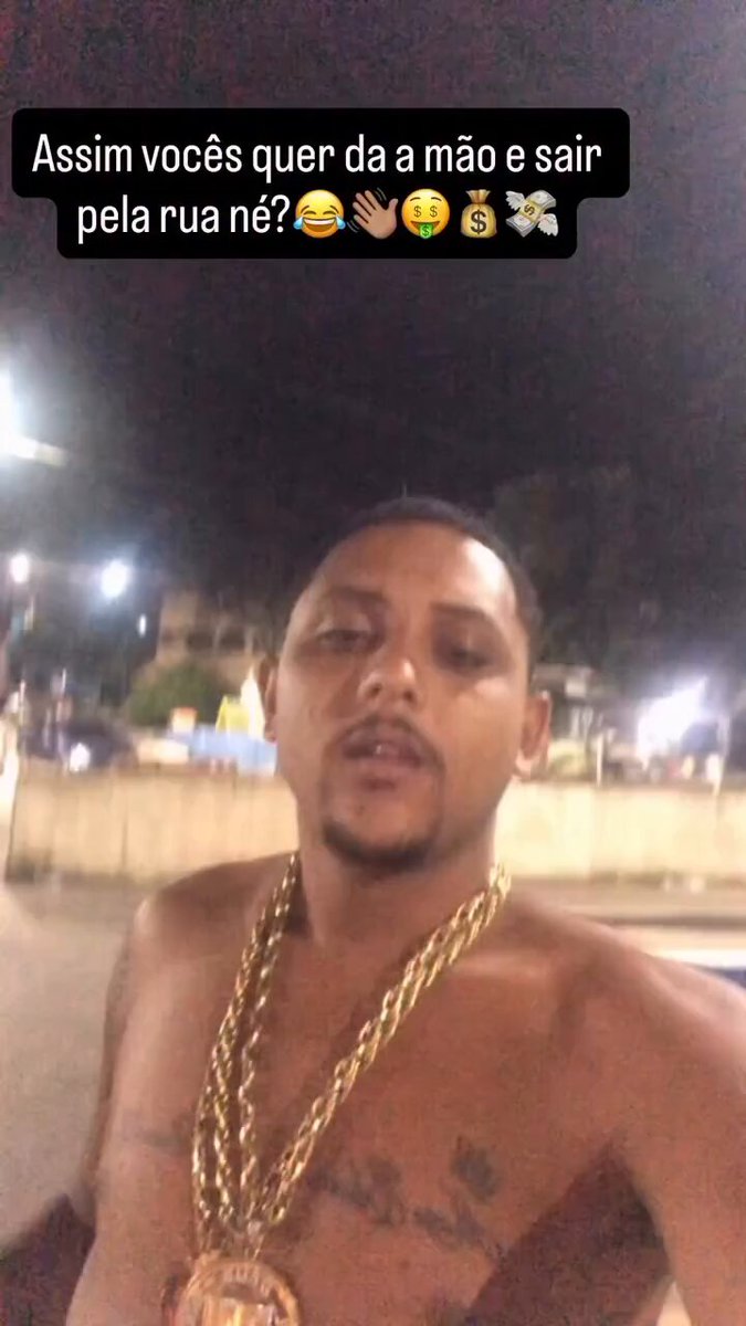 É desses que elas gostam, pedem ate soco na costela e pisão na cabeça.