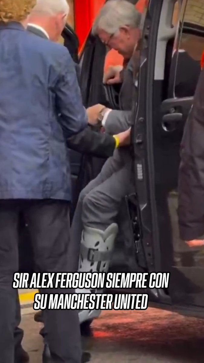 Mientras pueda, siempre asistirá a apoyar al Manchester United 👏🏻 Sir Alex Ferguson a sus 84 años en Old Trafford 😈 🎥 bellemufc & utdreport