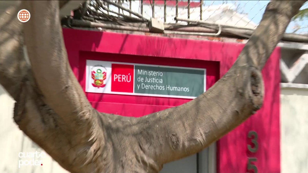 #CuartoPoder Millones bajo sospecha en el MINJUS. Una empresa de seguridad obtuvo tres contratos con el Ministerio de Justicia por más de 16 millones tras acreditar su experiencia con facturas que no existen en los registros de la SUNAT. Contratos millonarios adjudicados en apenas cinco días. Encuentra los reportajes y entrevistas del programa AQUÍ ►