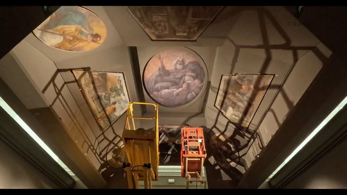 Así se hizo en el Museo del Prado el montaje de los frescos de la Capilla Herrera en Roma. Una instalación en altura que permite disfrutar de este conjunto excepcional del barroco italiano tal y como fue concebido por Annibale Carracci en 1604