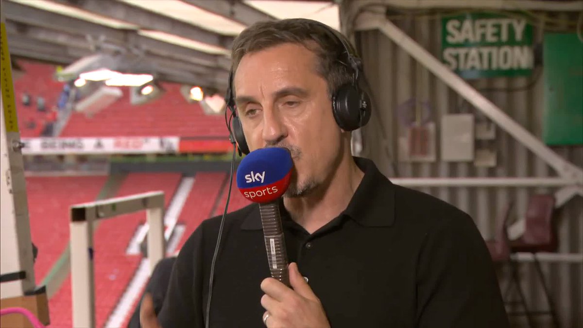 Gary Neville believes Manchester United need to invest in their defence if they are to have a successful season 💰
