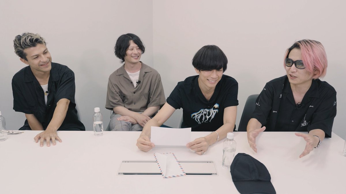 【誕生日パーティーにあったら嬉しい食べ物は？🎂】 ファンから届いた質問をテーマにメンバー4人がトークする「#ゆるゆるドロス」から一部を届けします👀 続きはMOBILE限定でチェック👇 #Alexandros #AlexandrosMobile