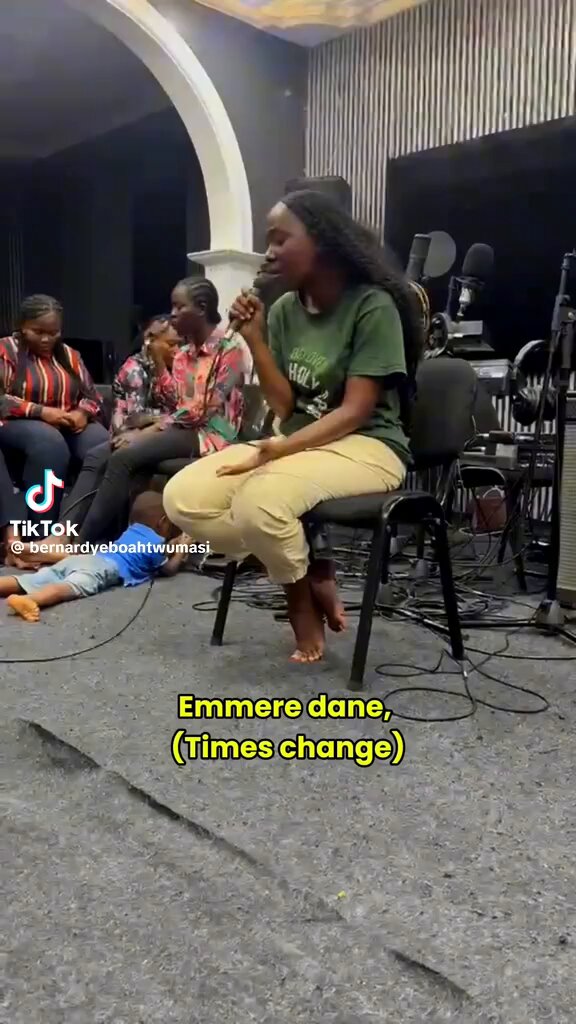 Only Naana Asiedu can make Okura Yɛn sound soulful like this. Love her