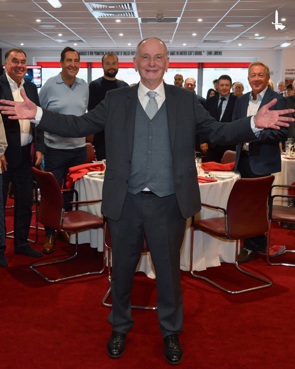 "I'm flattered and delighted." 💬 Legendary former Addicks boss Lennie Lawrence officially opened the suite which has been named in his honour at The Valley on Saturday 🙌 #cafc
