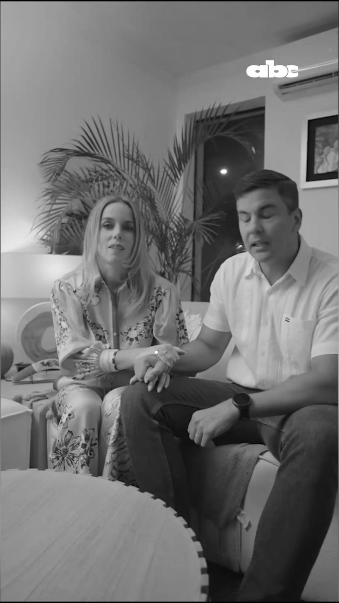 🔴 “PARA CONSTRUIR EL HOSPITAL DE REFERENCIA MÁS GRANDE DEL PARAGUAY”en febrero de 2024, Santiago Peña prometía un nuevo Hospital Nacional tras visitar Itauguá junto a Leticia Ocampos. 📌 Hoy, más de 190 médicos renuncian al sistema público en medio de la crisis sanitaria. 📲 Leé más en