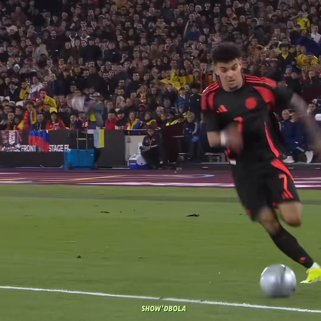 Luis Díaz’s acceleration burst is unmatched. I’ve never seen a player — past or present — with a more deadly first-step burst. His acceleration burst skill is very deadly and brutal. Liverpool sold him without ever truly knowing his value. Thank God for Bayern Munich.