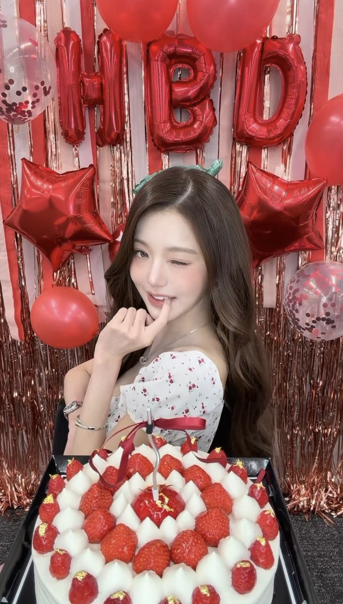 [🎥] 𝟸𝟹 🍒🎂 ▶️ #IVE #아이브 #JANGWONYOUNG #장원영 #HappyJANGWONYOUNGday