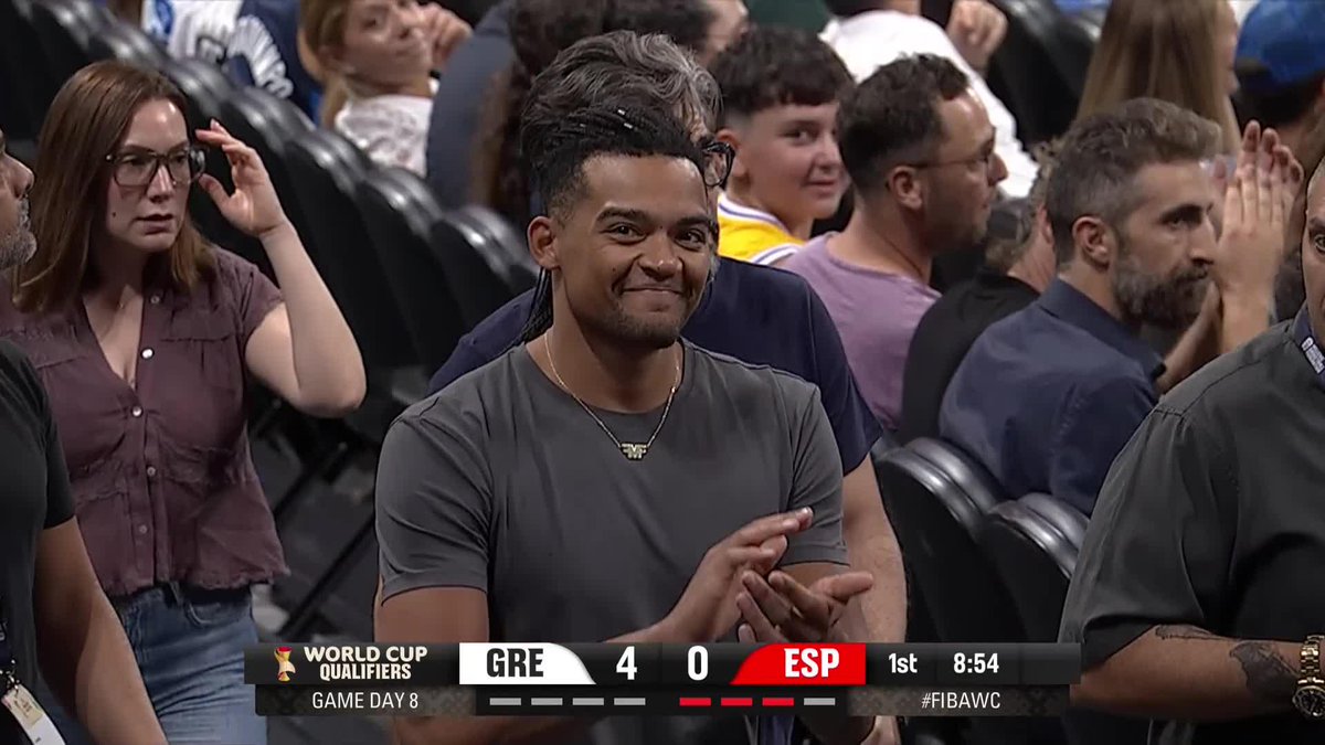 🇬🇷 Emmanuel Karalis in the house! 🙌 #FIBAWC x HellenicBF