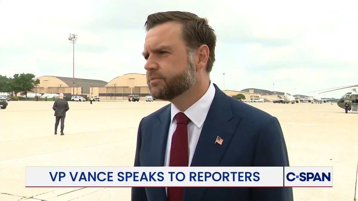 🇺🇸 JD Vance says Venezuelan oil output is already rising, not waiting on the next deal. Asked when the U.S. would see barrels from a 65-billion-barrel reserve agreement, the vice president said production out of Venezuela is already up. He argued that’s one reason oil didn’t spike to $200 a barrel, even if prices are higher than a few months ago. Washington’s line is simple: stop asking when the oil shows up, it's already flowing. Writer: Lynn