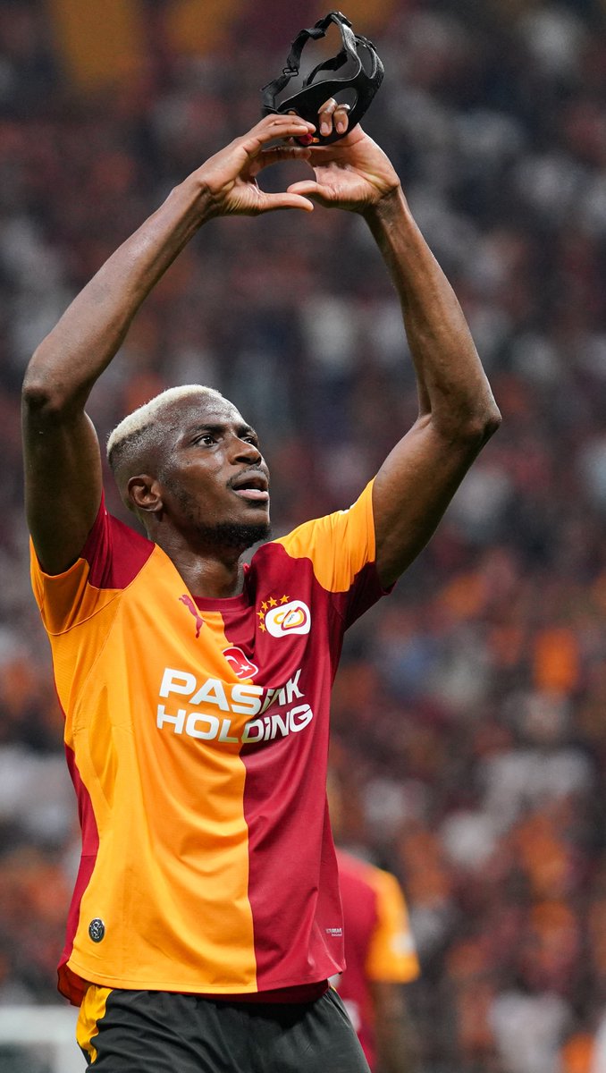 Mücadele etti, penaltıyı kazandırdı, topun başına geçti ve golünü atarak maskesini çıkardı. VO45! 🔥 #GSvGÖZ