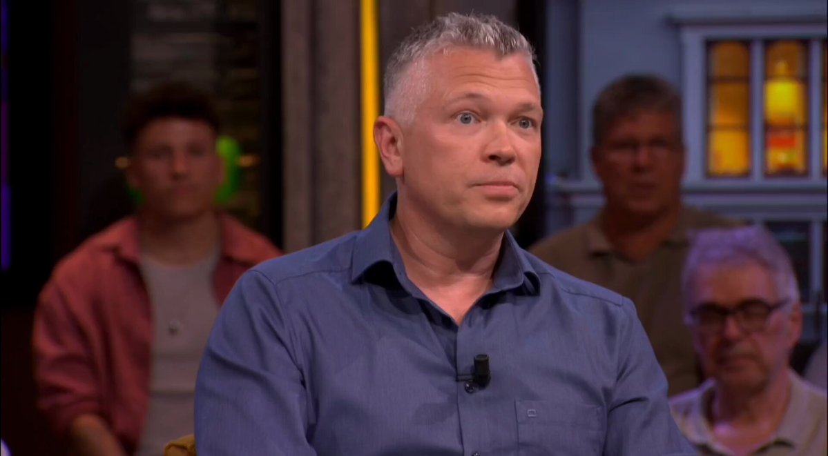 Chris Woerts spreekt de waarheid over de VVD: "Als de VVD met Pro in zee gaat, is het einde van de partij voorlopig." "Dan wordt iedereen boos. Je hebt Pro uitgesloten. En dan kun je niet nu via de achterdeur met Pro gaan samenwerken." "Je hebt ook een andere route via JA21 en BBB. Dat is misschien een betere route voor de VVD. Ik denk dat dat electoraal beter is."