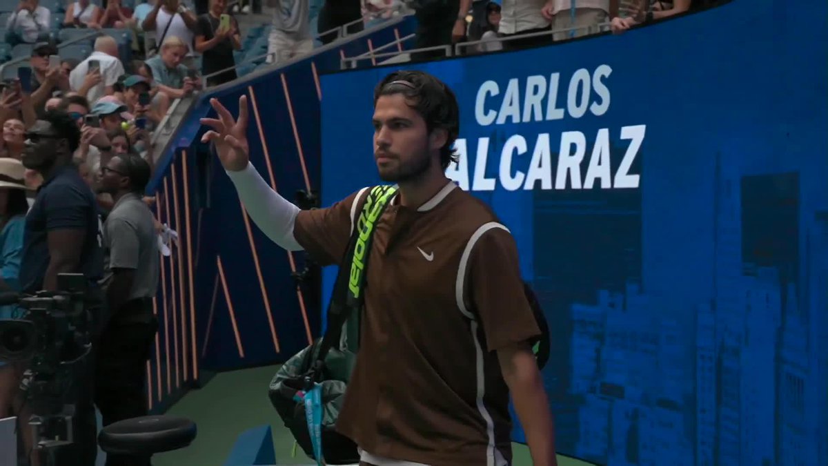 CARLOS ALCARAZ IS BACK 👑 After four months on the sidelines, our defending champion returns against Roman Safiullin on Ashe.