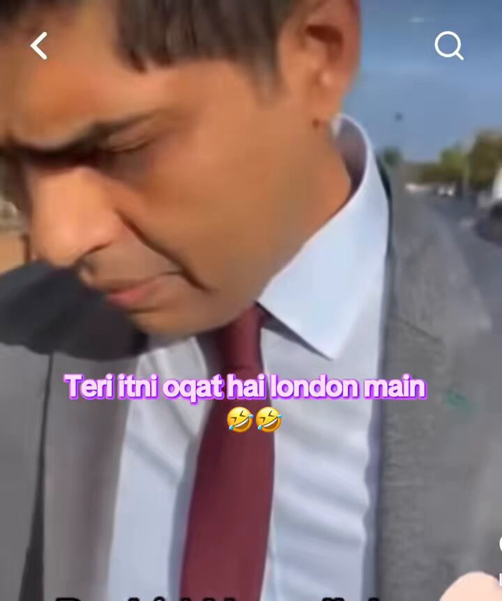 مسلمانوں کی دنیاہ میں جو نیا رہنما نکلہ تھا اسے بیچ بازار گالیاں پڑ رہی 😂