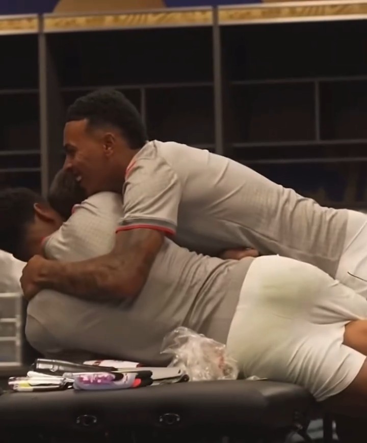 this video of jude bellingham, jordan henderson, and morgan rogers... 😭😭😭 and i know haaland was jealous when he saw it. lol 😭🤭