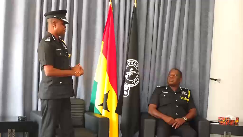IGP Christian Tetteh Yohuno has honoured Inspector Hance Atubra for his bravery during a recent fire outbreak, where he fought tirelessly to help save lives and property. Inspector Atubra was invited to the National Police Headquarters in Accra today, August 31, where the IGP formally decorated him with his new rank of Chief Inspector. [🎥: Ghana Police Service]