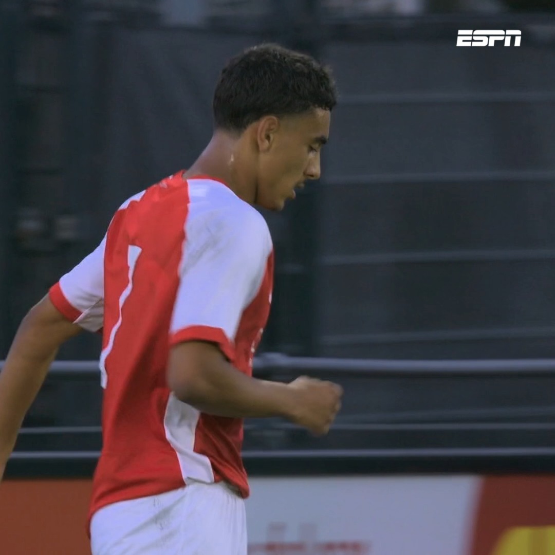 Ayoub Oufkir rondt een een piekfijne assist van Julian Oerip koelbloedig af! 🥶 #jazjut