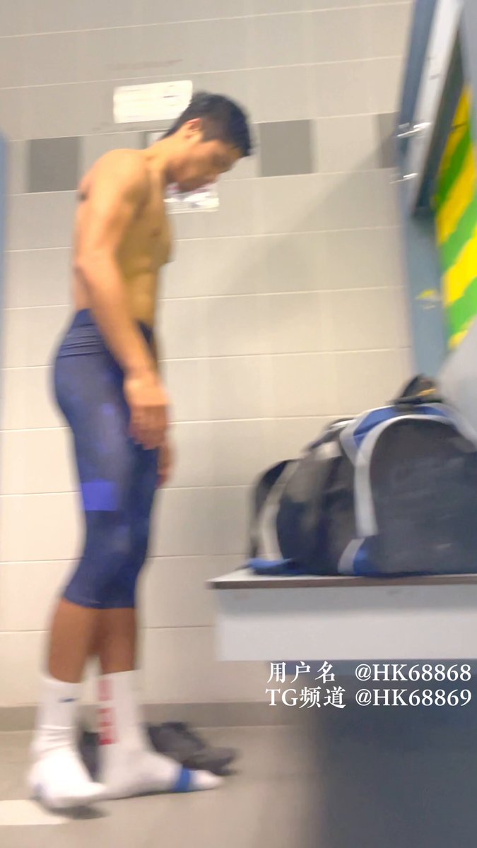 肌肉帅哥浴室更衣 好多身材好的男人🥵🥵 总共有200部完整版视频 Foreigners can view previews and purchase the full collection on Telegram： #洗澡更衣偷拍 #东北澡堂 #直男体育生 #-更多分享看主页 【6990 Hong Kong Bathhouse Gymnast】