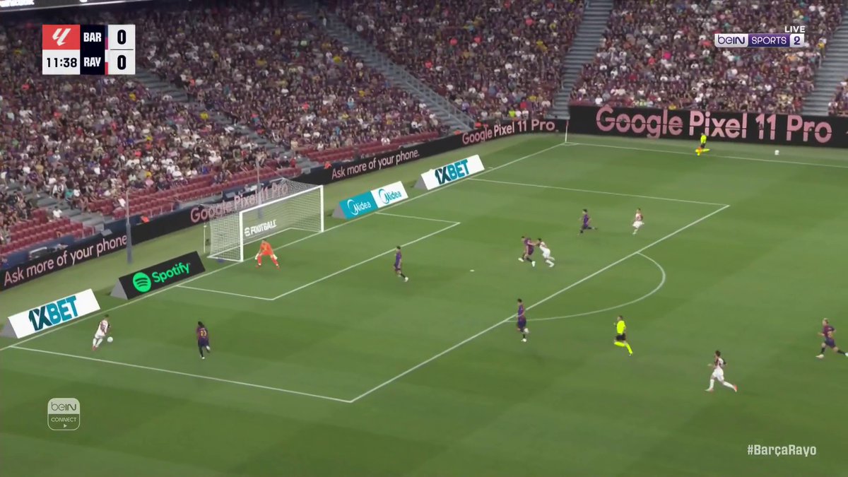 بعد سلسلة من الفرص الضائعة لبرشلونة، ريو فاليكانو يسجل هدفاً بطريقة رائعة #الدوري_الاسباني