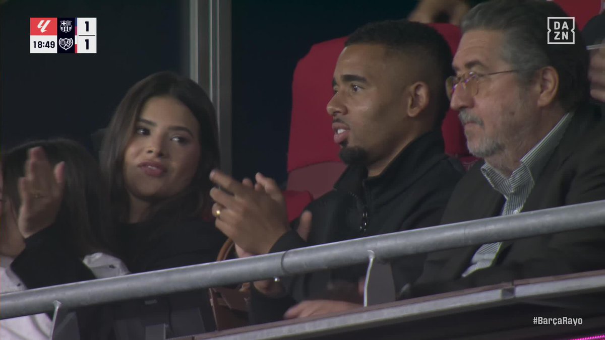 La reacción de Gabriel Jesus al golazo de Raphinha 🔵🔴 #LALIGAenDAZN ⚽
