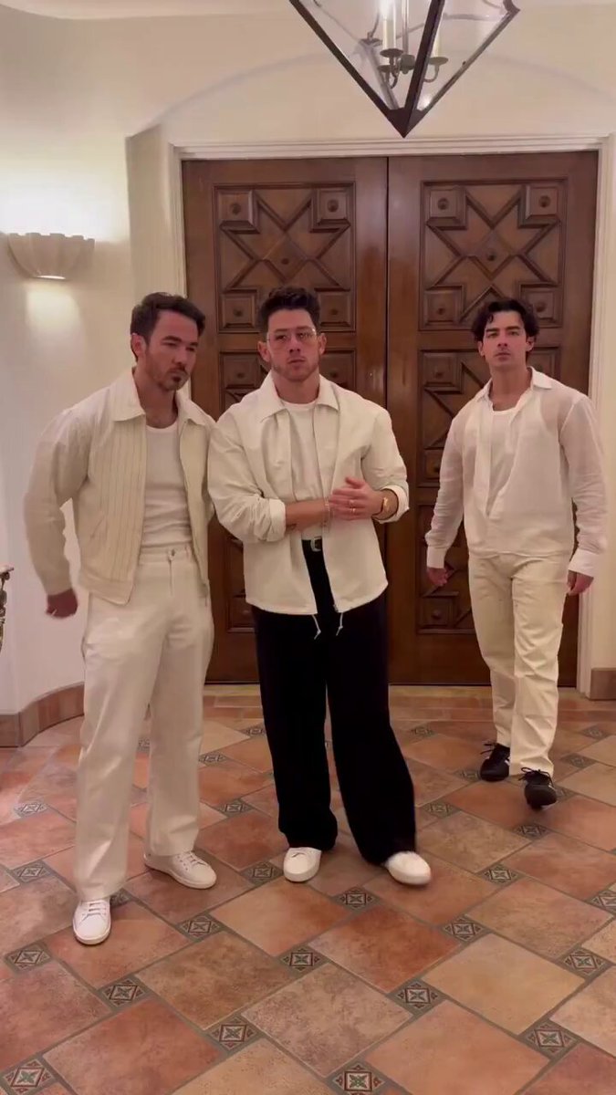 JONAS BROTHERS VIA INSTAGRAM WITH BACKSTREET BOYS