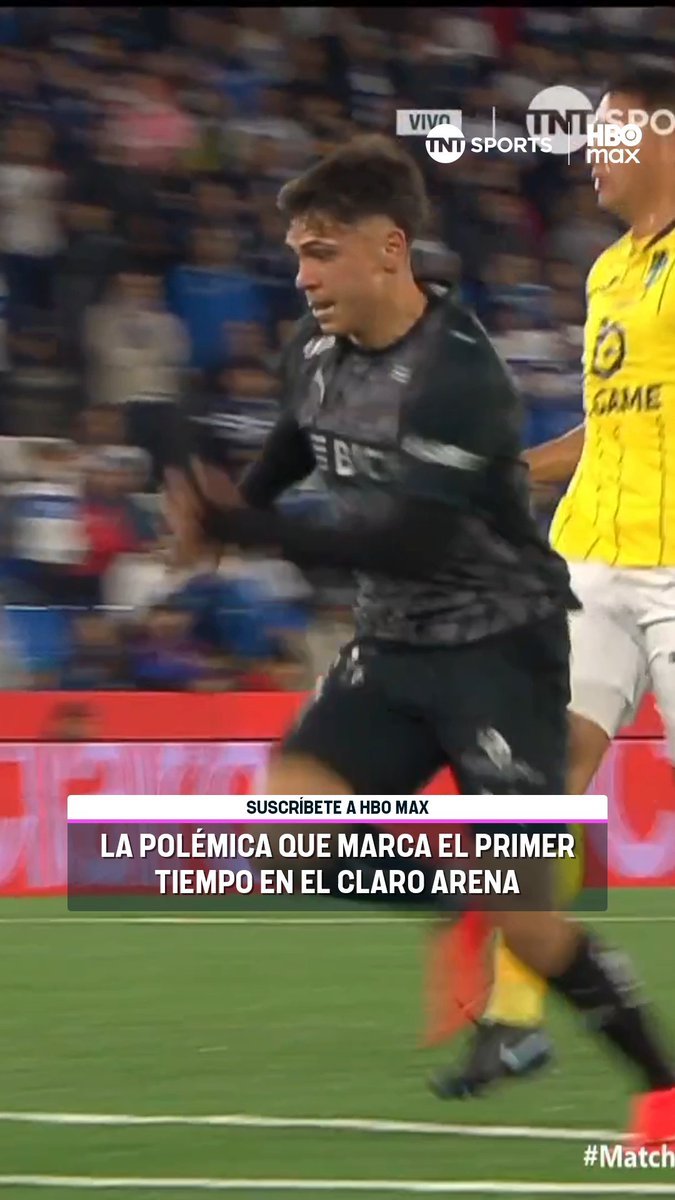 👀⚽🇨🇱 La polémica que marca el duelo en el Claro Arena ¿Qué hacías en esta situación: cobrabas el penal en favor de #LosCruzados o validabas el gol de Arnaldo Castillo para O'Higgins? #LigaDePrimeraMercadoLibre 2026 #MatchdayLunes Disfruta lo mejor del fútbol chileno. Suscríbete a #TNTSportsenHBOMax 📲💻 Link en la BIO 📍