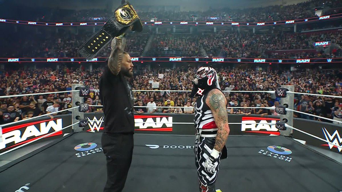 The match is SET! 🍿 The OTC Roman Reigns will defend the World Heavyweight Championship against PENTA EL ZERO M in Mexico City!