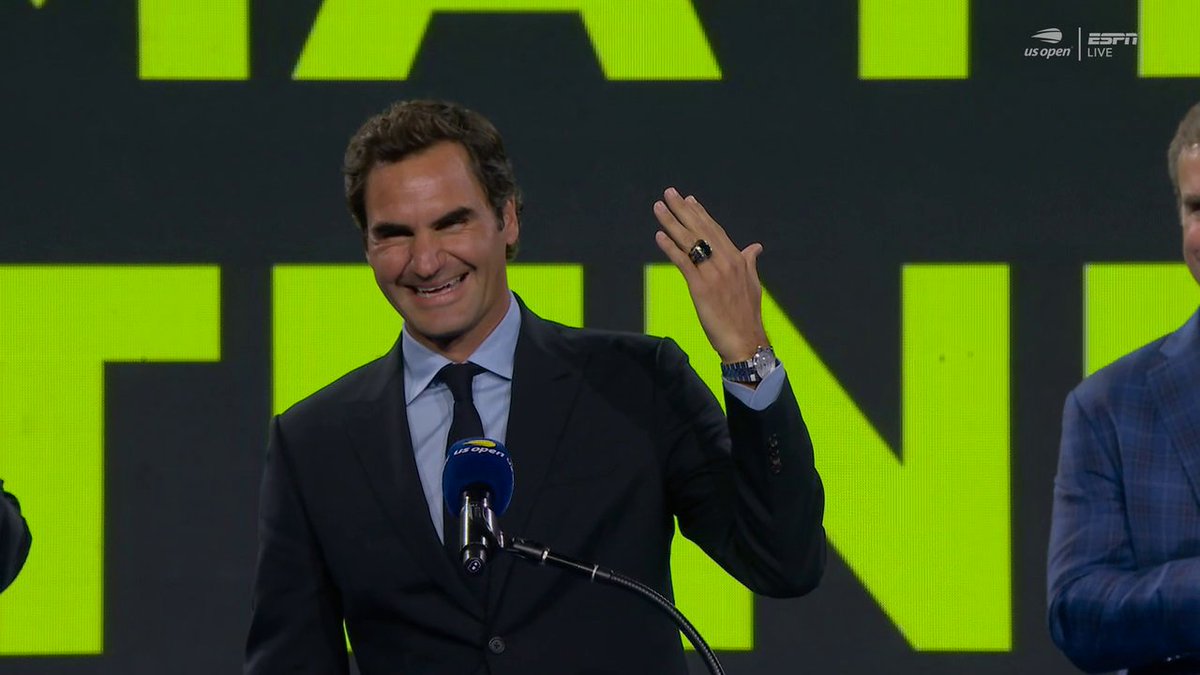 Roger Federer receives his International Tennis Hall of Fame ring at the #USOpen 👏