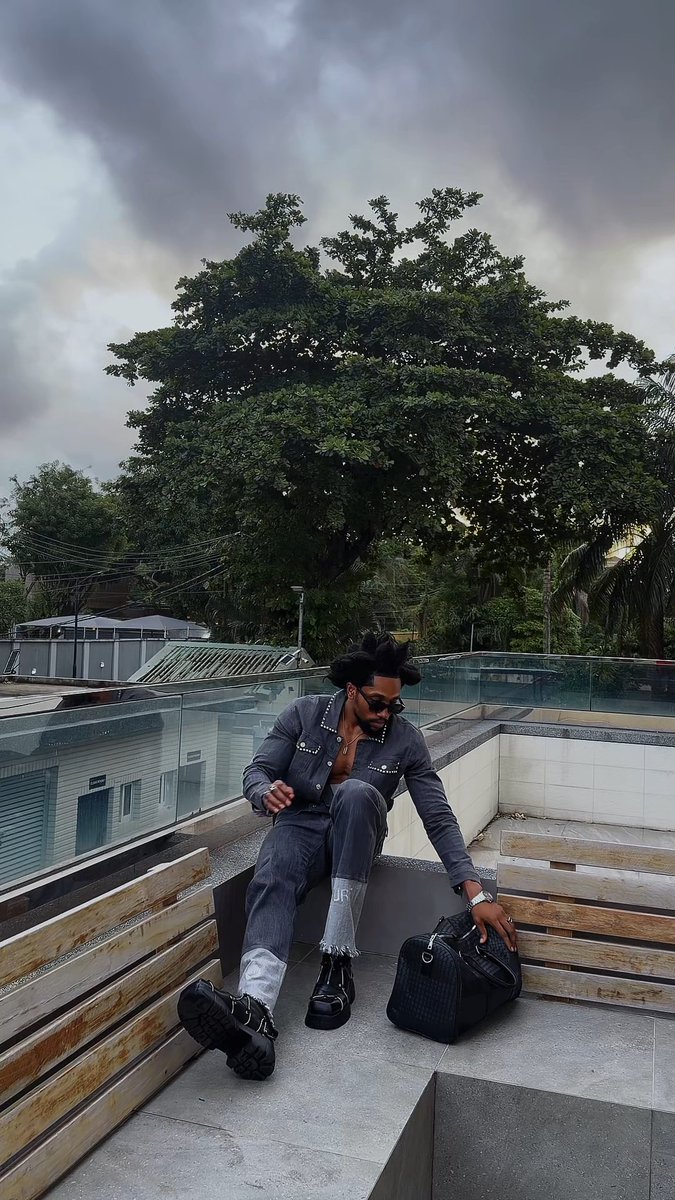The city is safer with Batman in it. Happy new month, loves. 🖤 #CassiNwosu #BBNaija