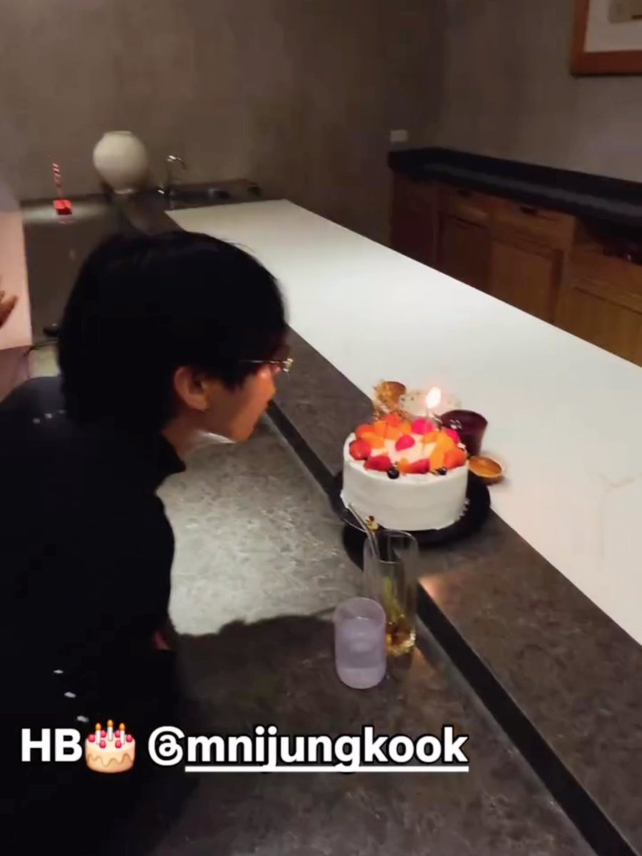 hobi posted a story celebrating jungkook’s birthday 🥺