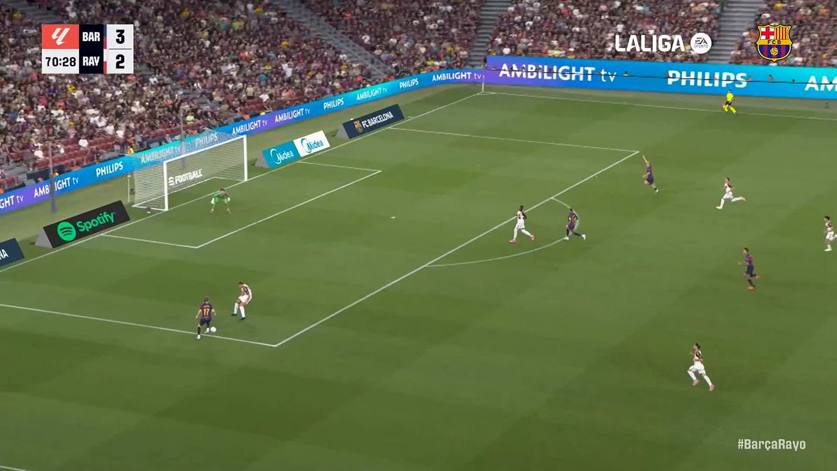 Sublime backheel from Gordon. ๐ #laligahighlights