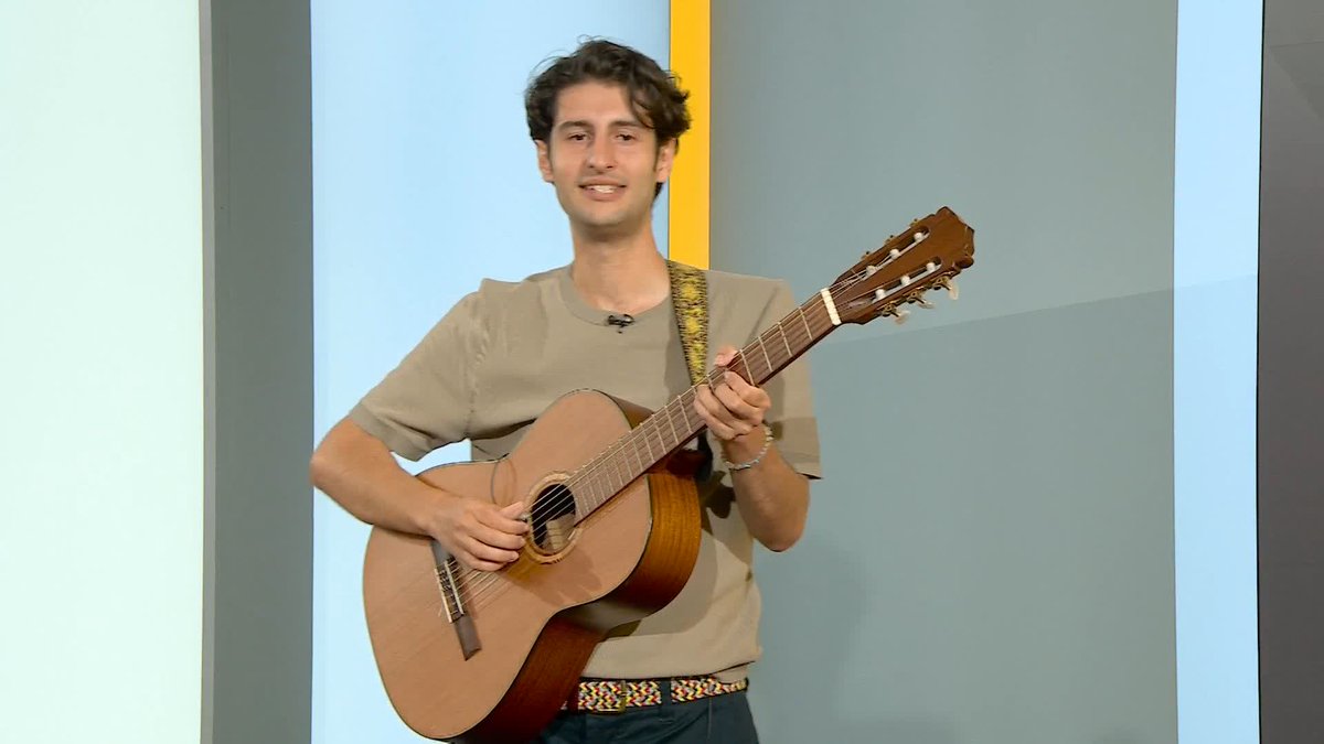 An exclusive song from Ben Cipolla on Sky Sports News reliving some of the funniest Deadline Day moments through the past 🎶