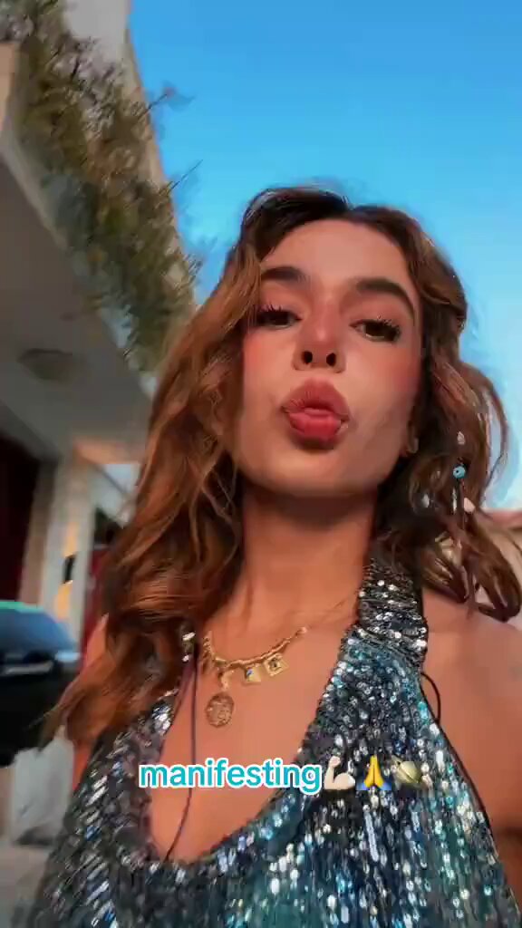 Acun Ilıcalı’nın kızı Leyla Ilıcalı, Dua Lipa şarkısıyla “manifest” akımına katıldı. ILeyla Ilıcalı o anları böyle paylaştı.