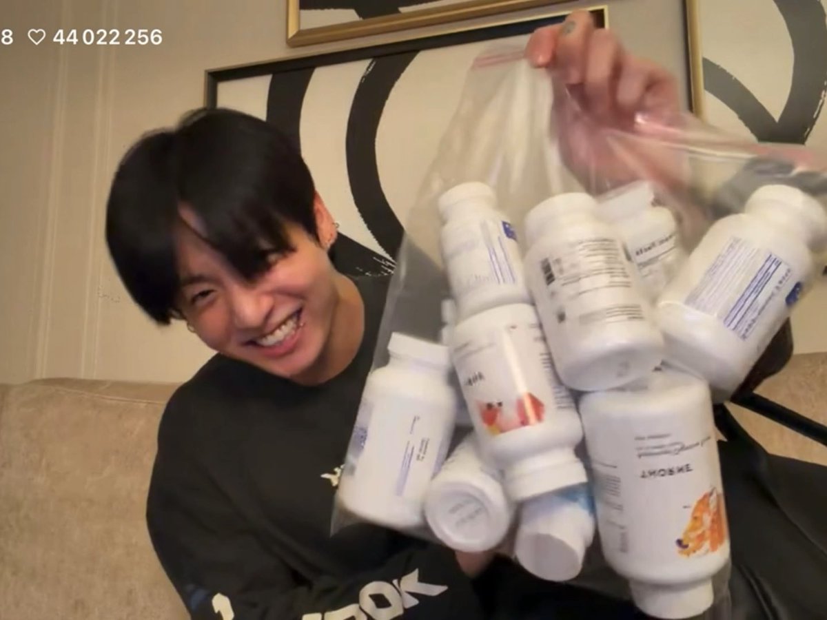 JUNGKOOKโS MEDICINE & VITAMIN BAG๐ญ๐ญ