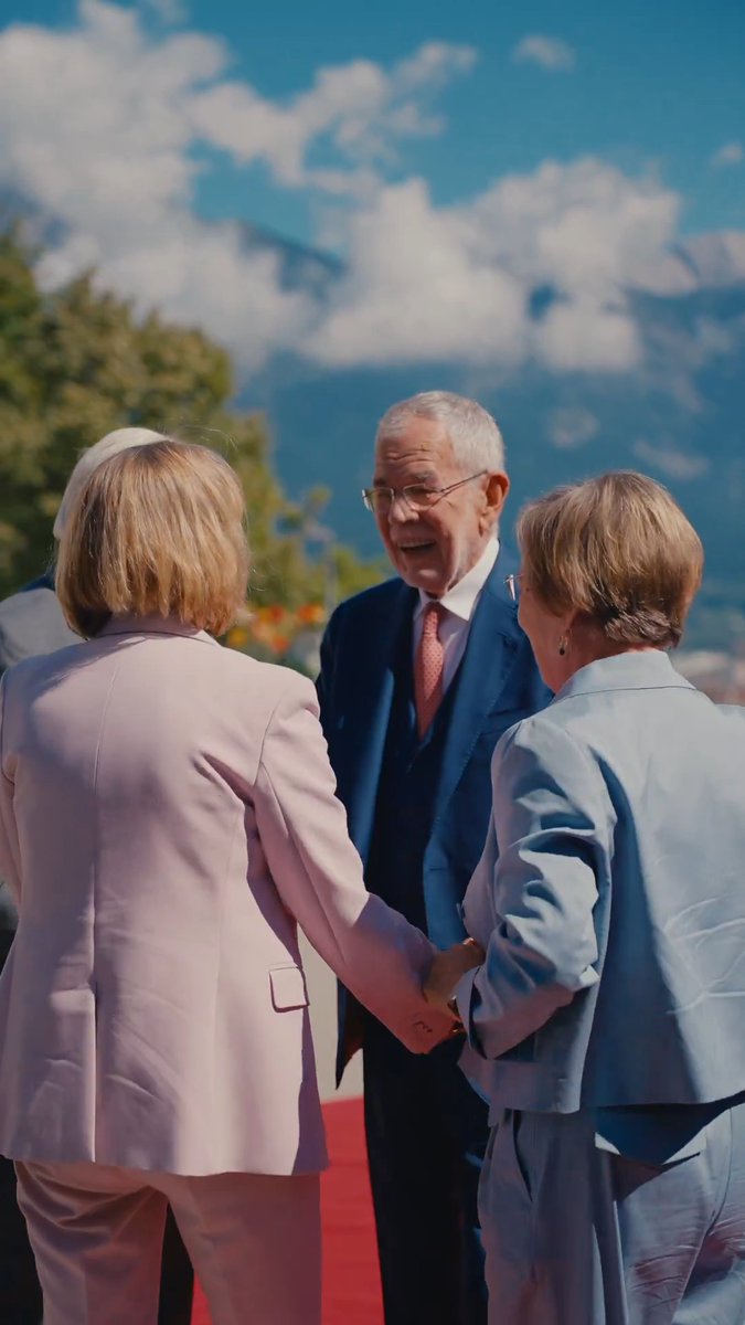 🇦🇹 🇱🇮 🇱🇺 🇩🇪 🇨🇭 🇧🇪 Treffen der deutschsprachigen Staatsoberhäupter So vielfältig unsere Gruppe ist, so verbunden sind wir durch unsere Sprache und Nachbarschaft. Ich freue mich, dass wir heuer in meiner Heimat Tirol über Europa, Klima und Zusammenhalt sprechen. (vdb)