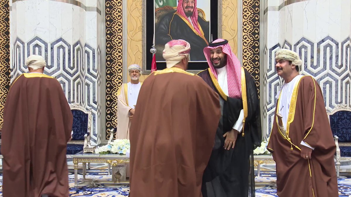سلطان عمان يصل إلى جدة و #ولي_العهد في مقدمة مستقبليه