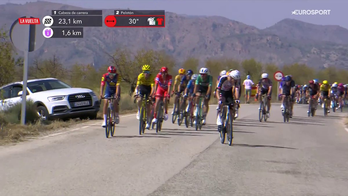Enric Mas, en primera persona, cierra un movimiento con Carapaz implicado en Socovos. #LaVuelta26 #LaCasadelCiclismo