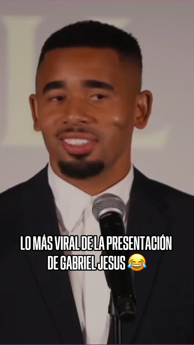 😅 ¡EL DIVERTIDO MOMENTO DE GABRIEL JESUS! Dice que el Barcelona juega muy bien... 😂 🔵🔴 Así su presentación como culé. (vía fcbarcelona)