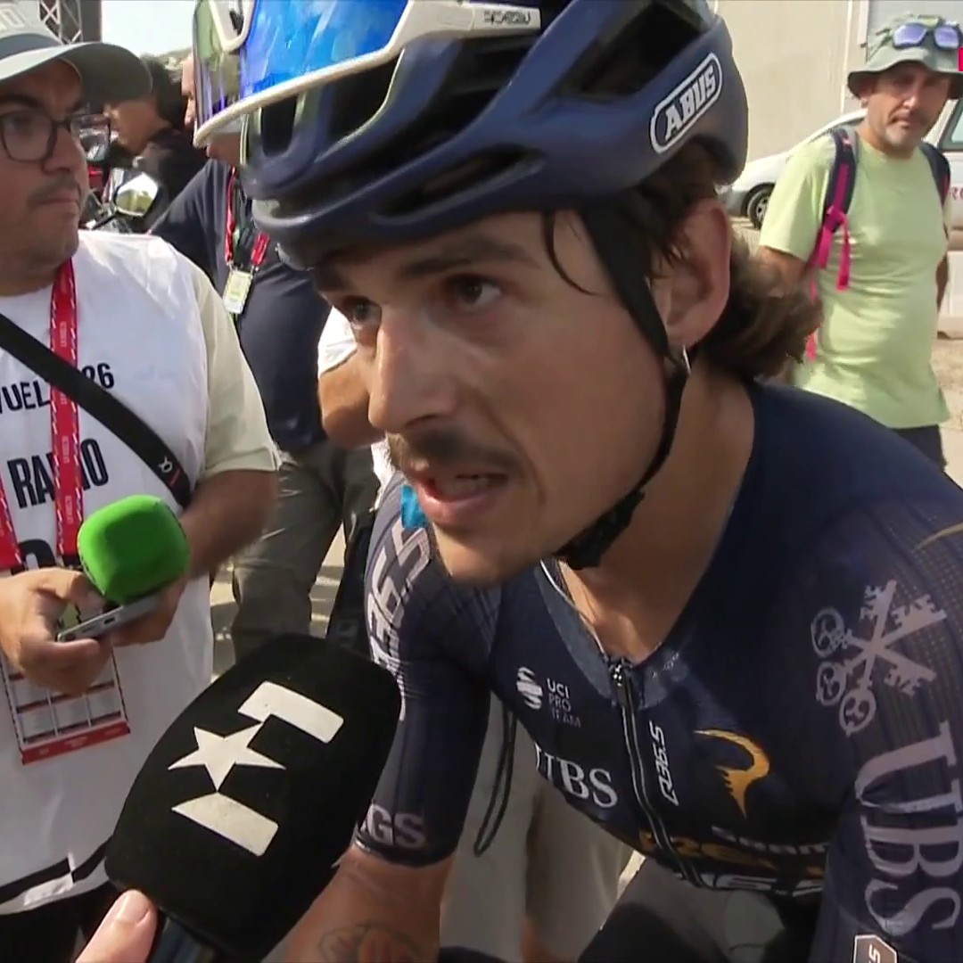 "Le ganaba fácil al esprint y me he equivocado" "Tengo una etapa en las piernas en esta Vuelta" 🎙️ Azparren, en Eurosport.es tras acariciar la victoria. #LaVuelta26