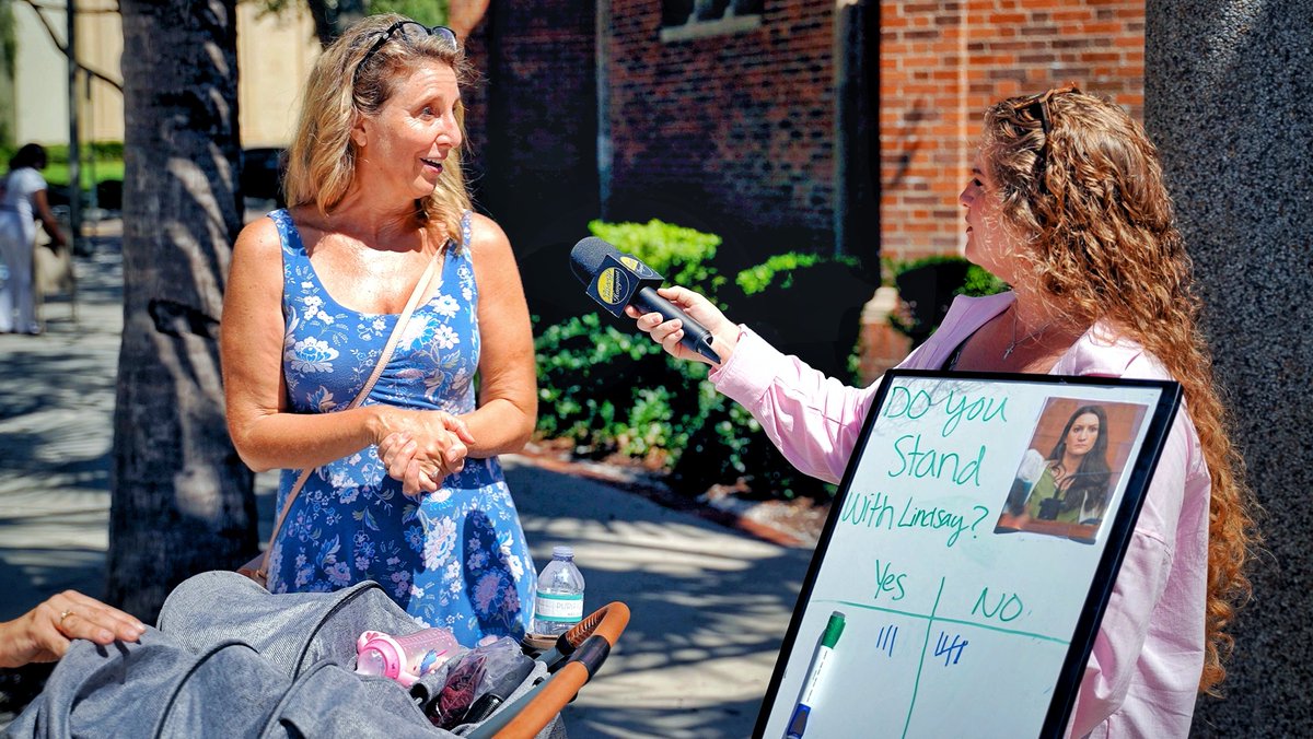 Two moms pushing a stroller SYMPATHIZE with what Lindsay Clancy did because "she's very sleep deprived" 🤦♀️