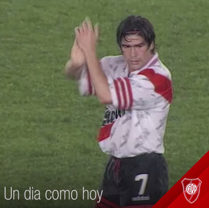 Here's Marcelo Salas scoring a screamer 🤯