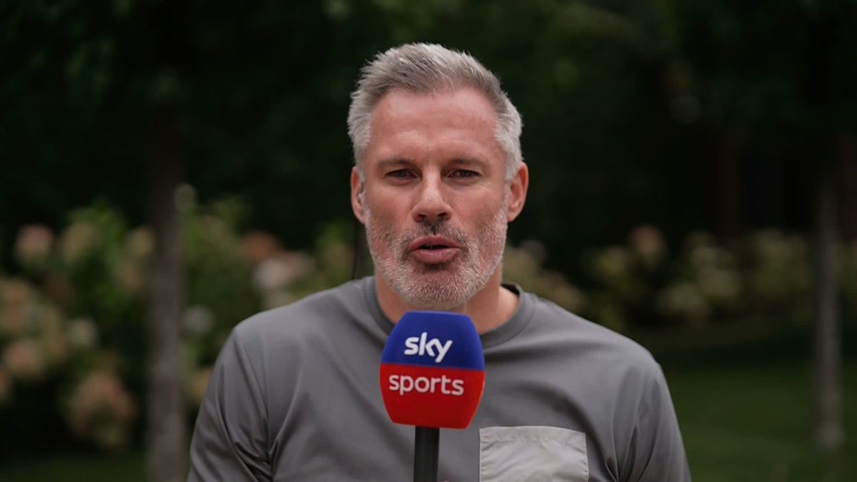 "It's VERY difficult to improve Arsenal" "They've got 7/8 out of 10 players, they wanted a 9 or 10/10 player" Arsenal's lack of forward additions isn't an issue for Jamie Carragher 🔴