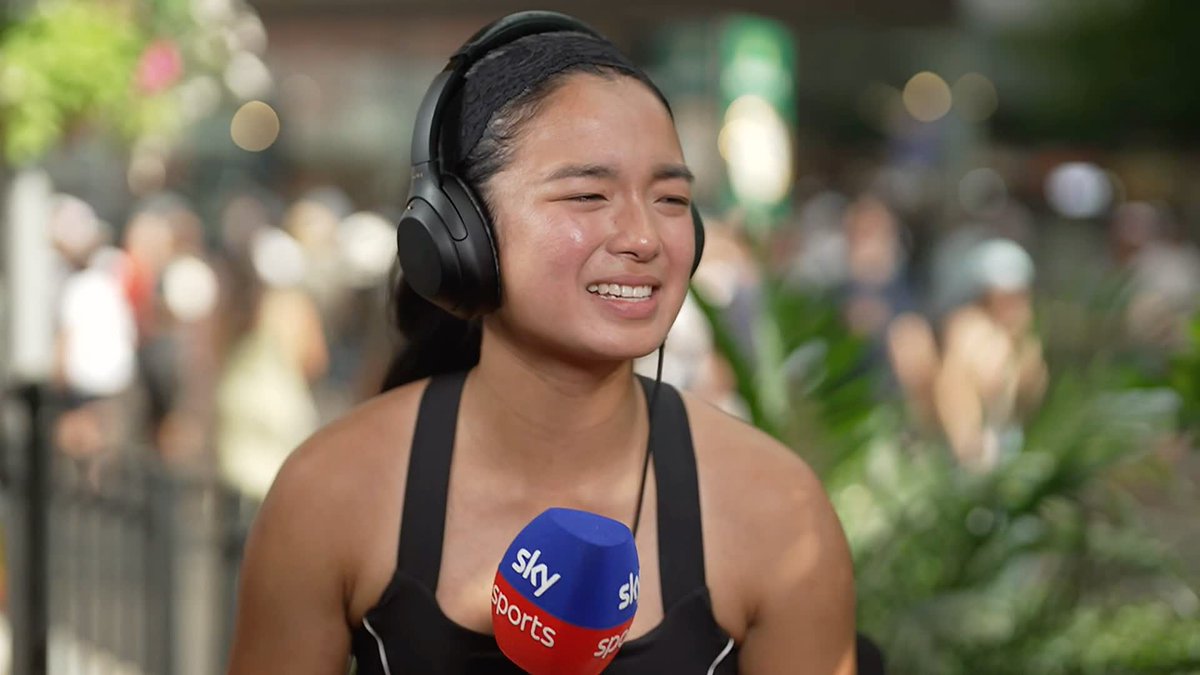 "That is so sweet!" ❤️ Alex Eala listens to some messages from fans in Manhattan 🇵🇭