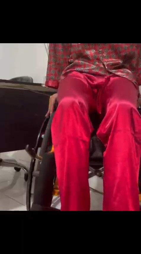 My paralyzed legs got spasms everyday...♿ #paraplegic #spinalcordinjury #cederatulangbelakang #wheelchair #wheelchairuser #kakilumpuh #lumpuhkaki #penggunakursiroda #wheelchairlife #paralyzed #paralyzedlegs