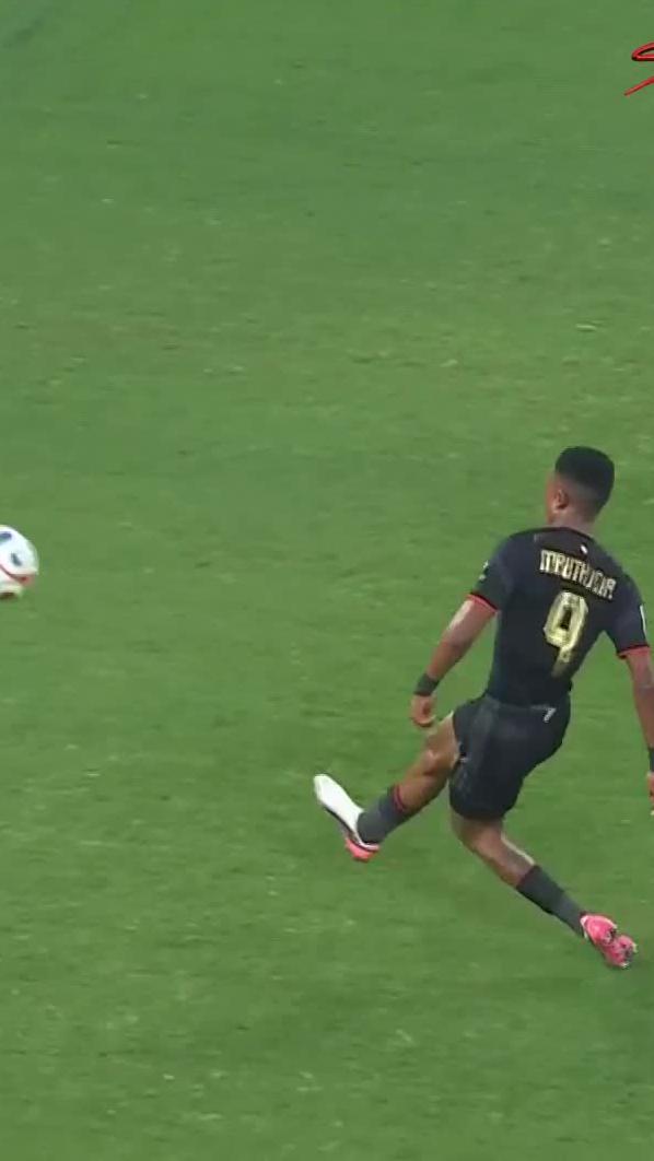 Composure 👌 Yanela Mbuthuma lands the knockout blow in Mbombela 🥊💥 #SSDiski | #SSFootball | #BetwayPrem